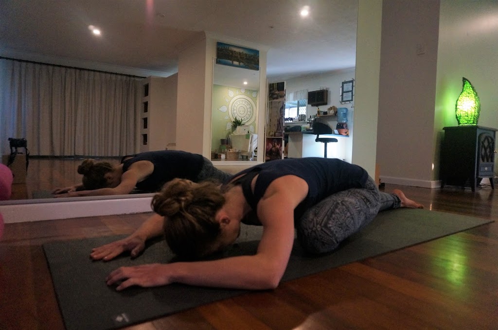 Falling Leaf Yoga and Massage | gym | 2 Daveson Rd, Birkdale QLD 4159, Australia | 0411498051 OR +61 411 498 051