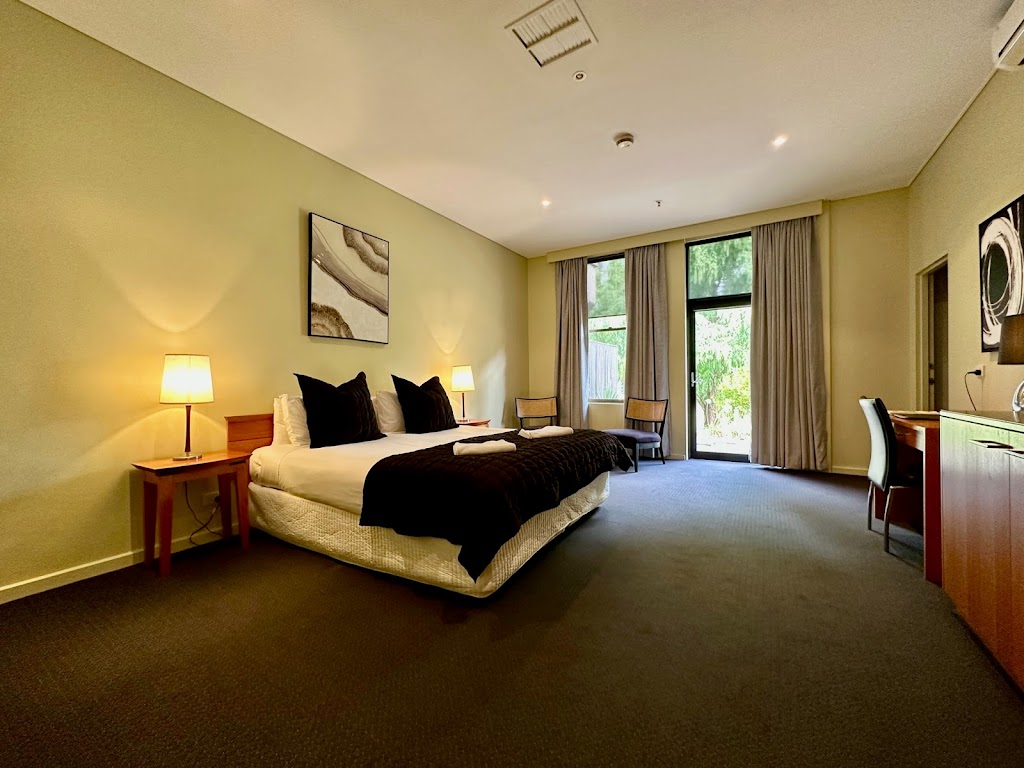 The Grand Oaks Resort | 22 Oak Ave, Beechworth VIC 3747, Australia | Phone: (03) 5728 2618
