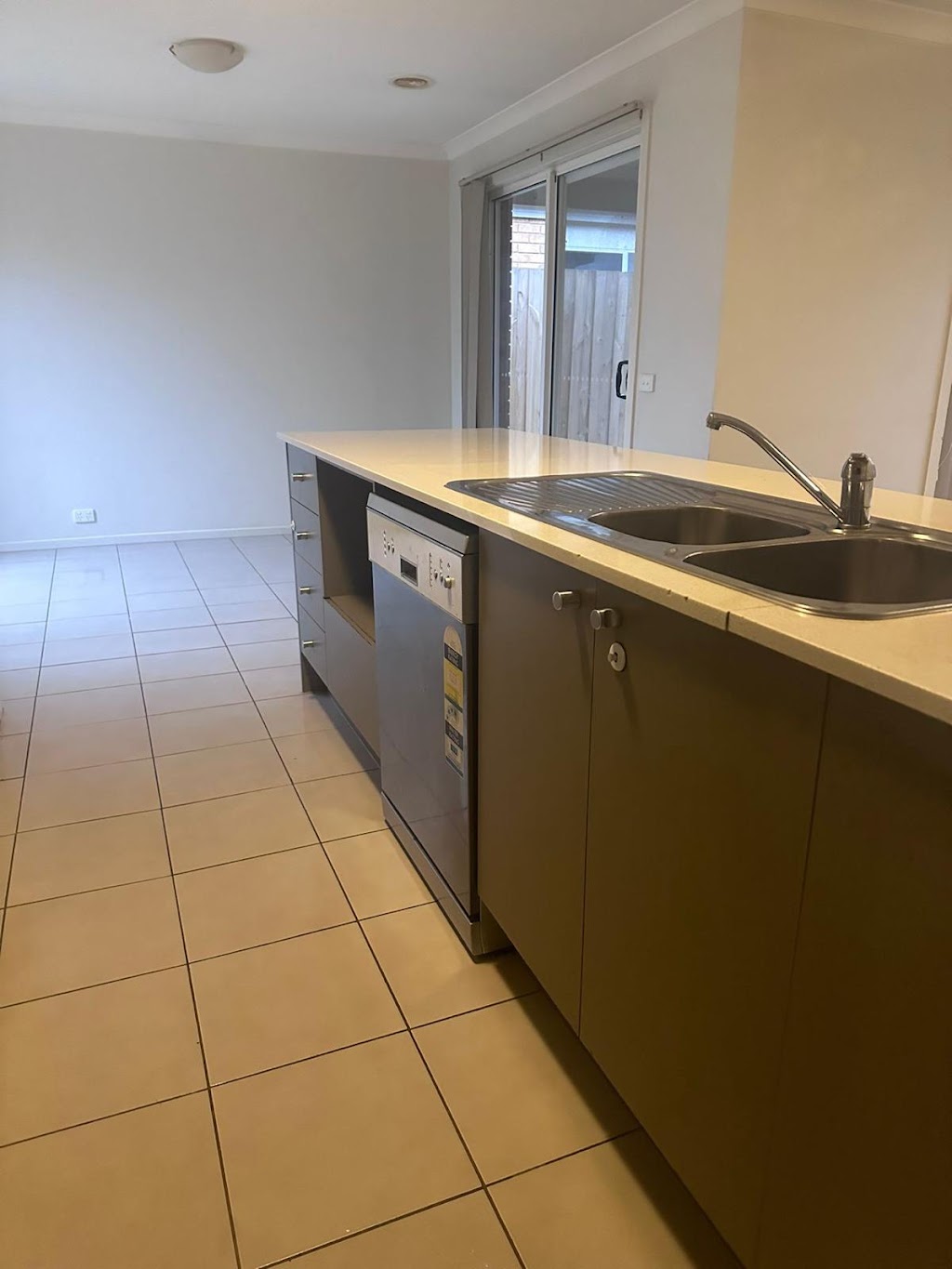 NYC Cleaning | 5 Domain Terrace, South Morang VIC 3752, Australia | Phone: 0494 167 651