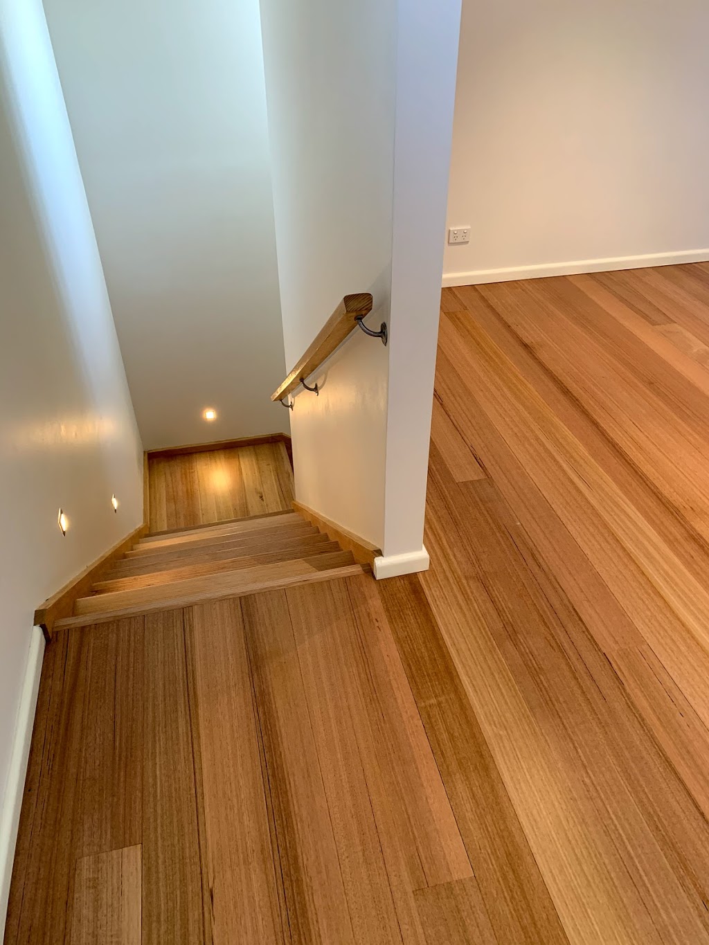 Peninsula Floor Sanding & Polishing PTY LTD | 413 Racecourse Rd, Mornington VIC 3931, Australia | Phone: 0418 591 080