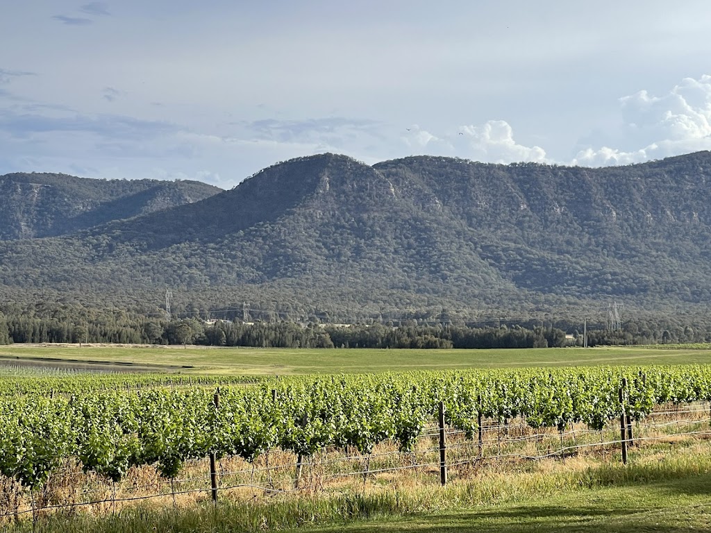 Mistletoe Lakehouse - Book Direct with Owner | 78 Mistletoe Ln, Pokolbin NSW 2320, Australia | Phone: 0488 881 100