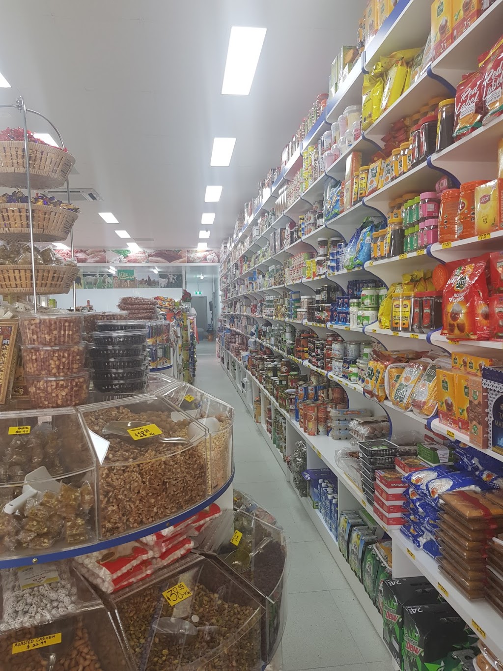 Best low super market and Hala buchers | store | Clarke St, Sunshine VIC 3020, Australia | 0393121210 OR +61 3 9312 1210