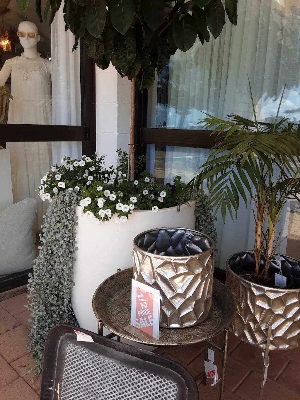 Whit and Watt - Luxury gift, clothing, homewares boutique | 2 Seaview Terrace, Moffat Beach QLD 4551, Australia | Phone: 0467 379 188