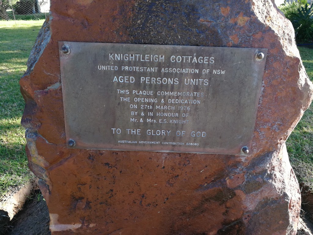 Knightleigh Cottages | John St, The Rock NSW 2655, Australia | Phone: (02) 6921 3219