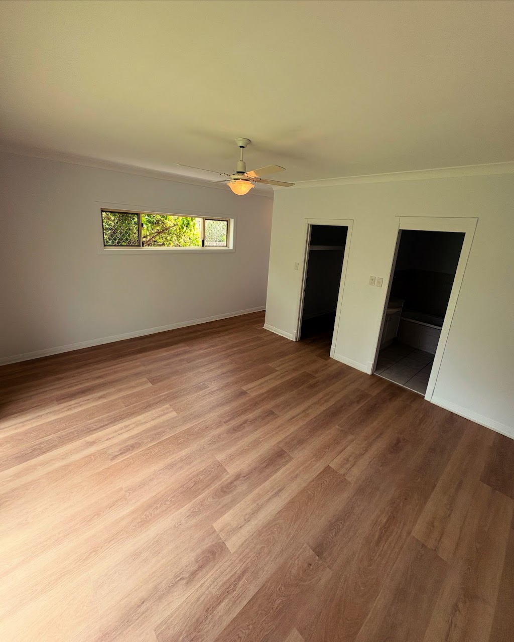 Lou’s flooring installations | 4 Twenty Fifth Ave, Palm Beach QLD 4221, Australia | Phone: 0439 922 720