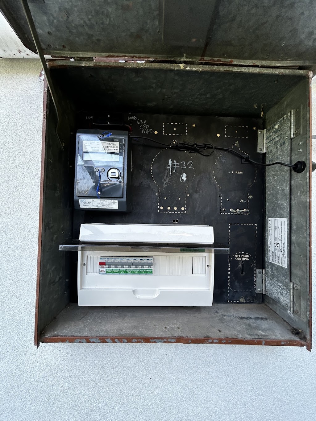 KWaltonElectrical | 132 Comleroy Rd, Kurrajong NSW 2758, Australia | Phone: 0490 002 765