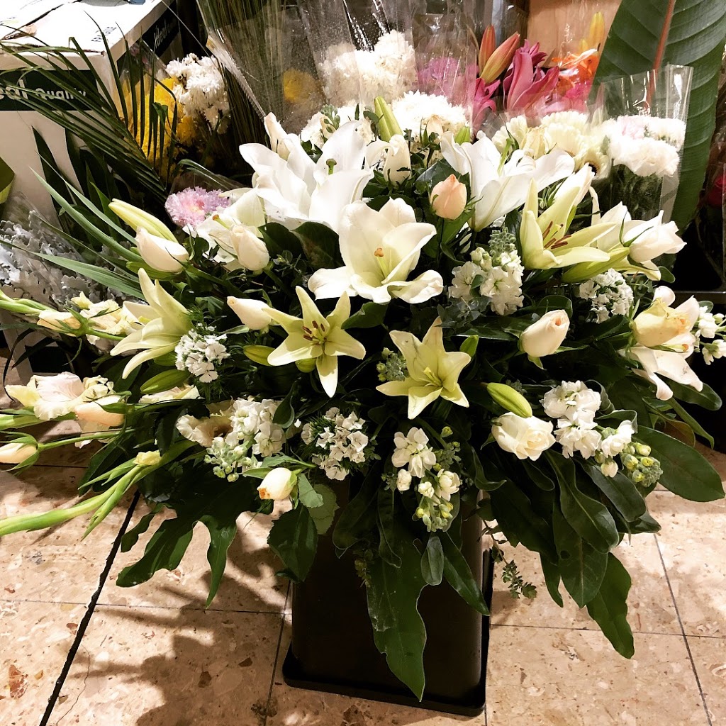 Oakleigh Flowers | Oakleigh Centro S/centre, Cnr Station St & Portman Rd, Oakleigh VIC 3166, Australia | Phone: (03) 9544 7474