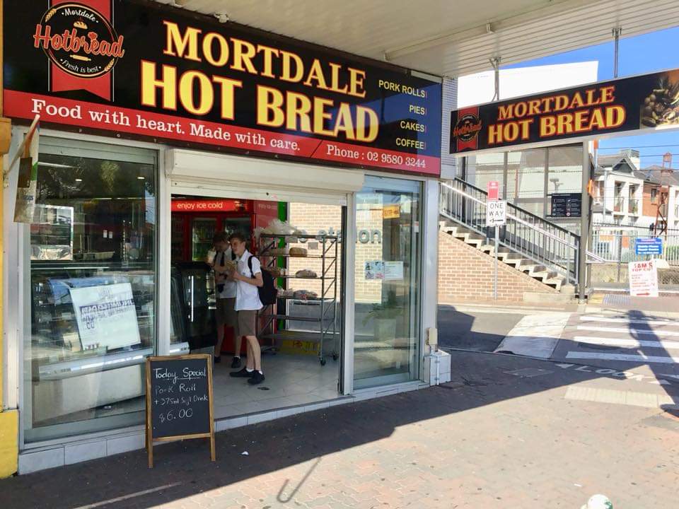 Mortdale Hot Bread | bakery | 2 Morts Rd, Mortdale NSW 2223, Australia | 0295803244 OR +61 2 9580 3244