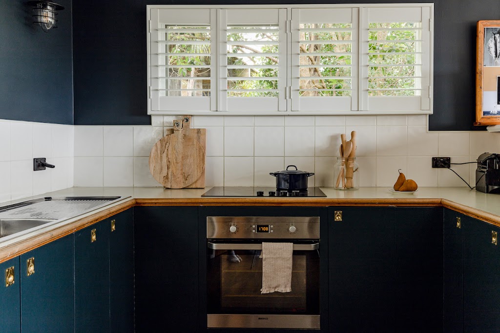 Ocean Blue Coastal Retreats - The Mariner | 4 Bossie Ct, Metung VIC 3904, Australia | Phone: (03) 9775 4015