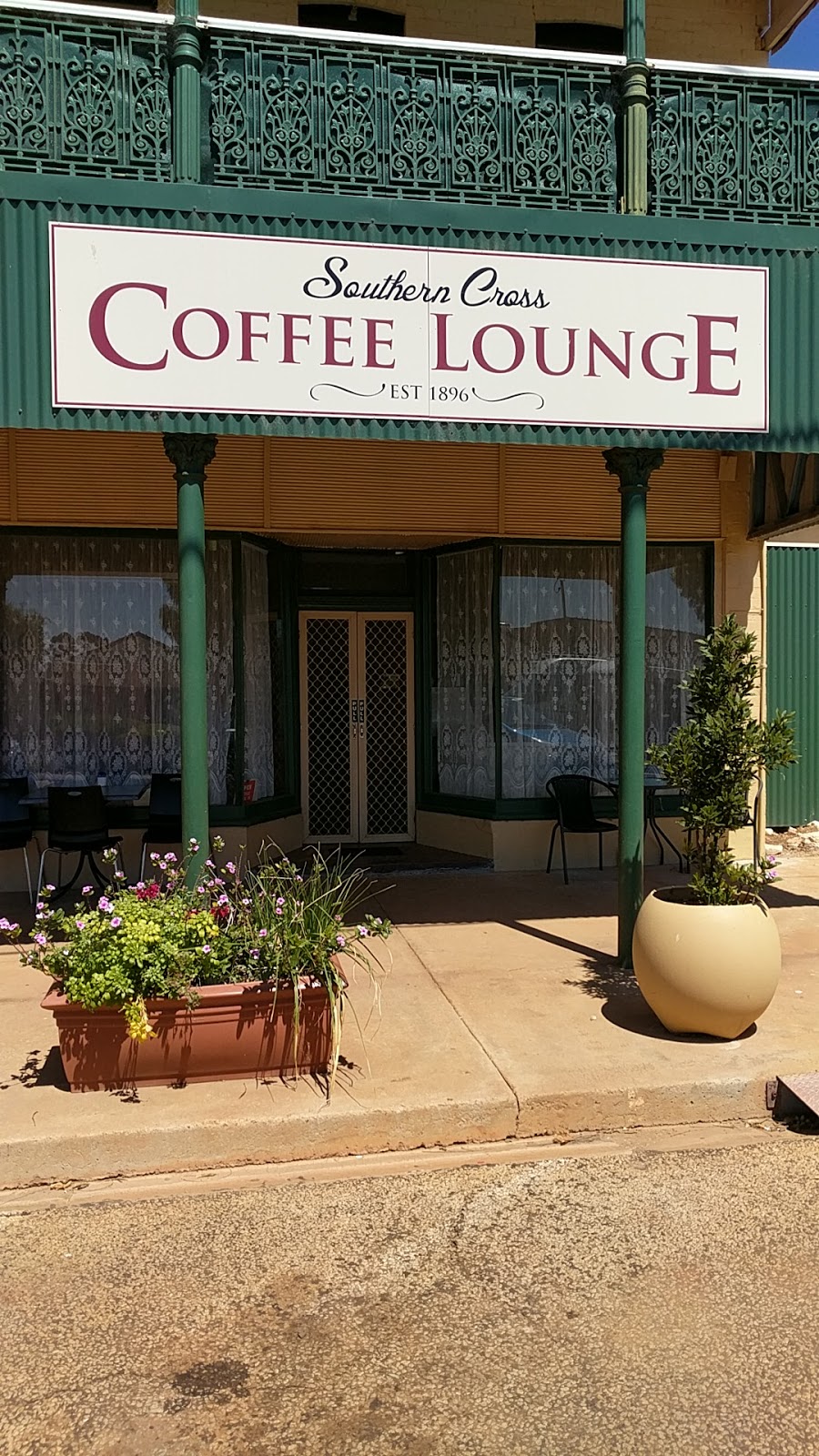 Yilgarn Coffee Lounge | cafe | 11A Antares St, Southern Cross WA 6426, Australia | 0890491434 OR +61 8 9049 1434