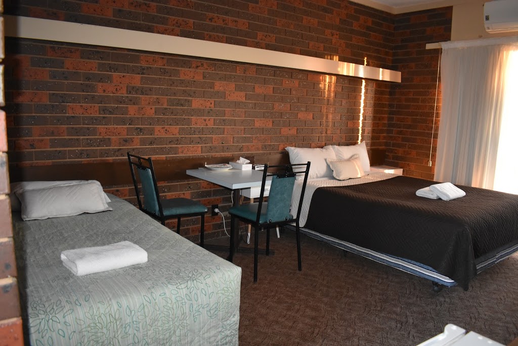 Riviana Motel | lodging | 277 Hetherington St, Deniliquin NSW 2710, Australia | 0358812033 OR +61 3 5881 2033