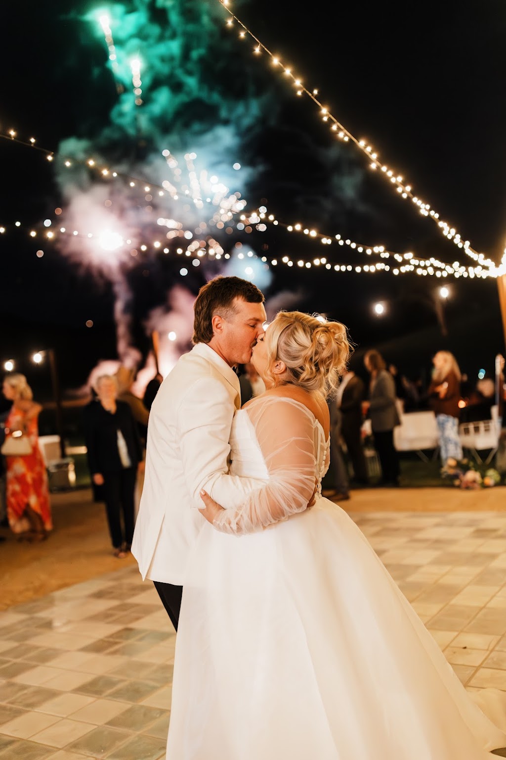 Bring the Noise Fireworks | Melody Wy, Lochinvar NSW 2321, Australia | Phone: 0420 382 041