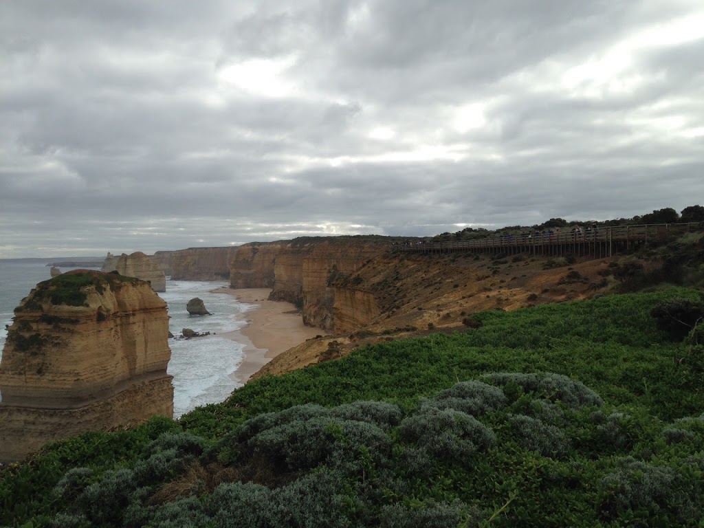 Port Campbell Visitor Information Centre | travel agency | 26 Morris St, Port Campbell VIC 3269, Australia | 1300137255 OR +61 1300 137 255