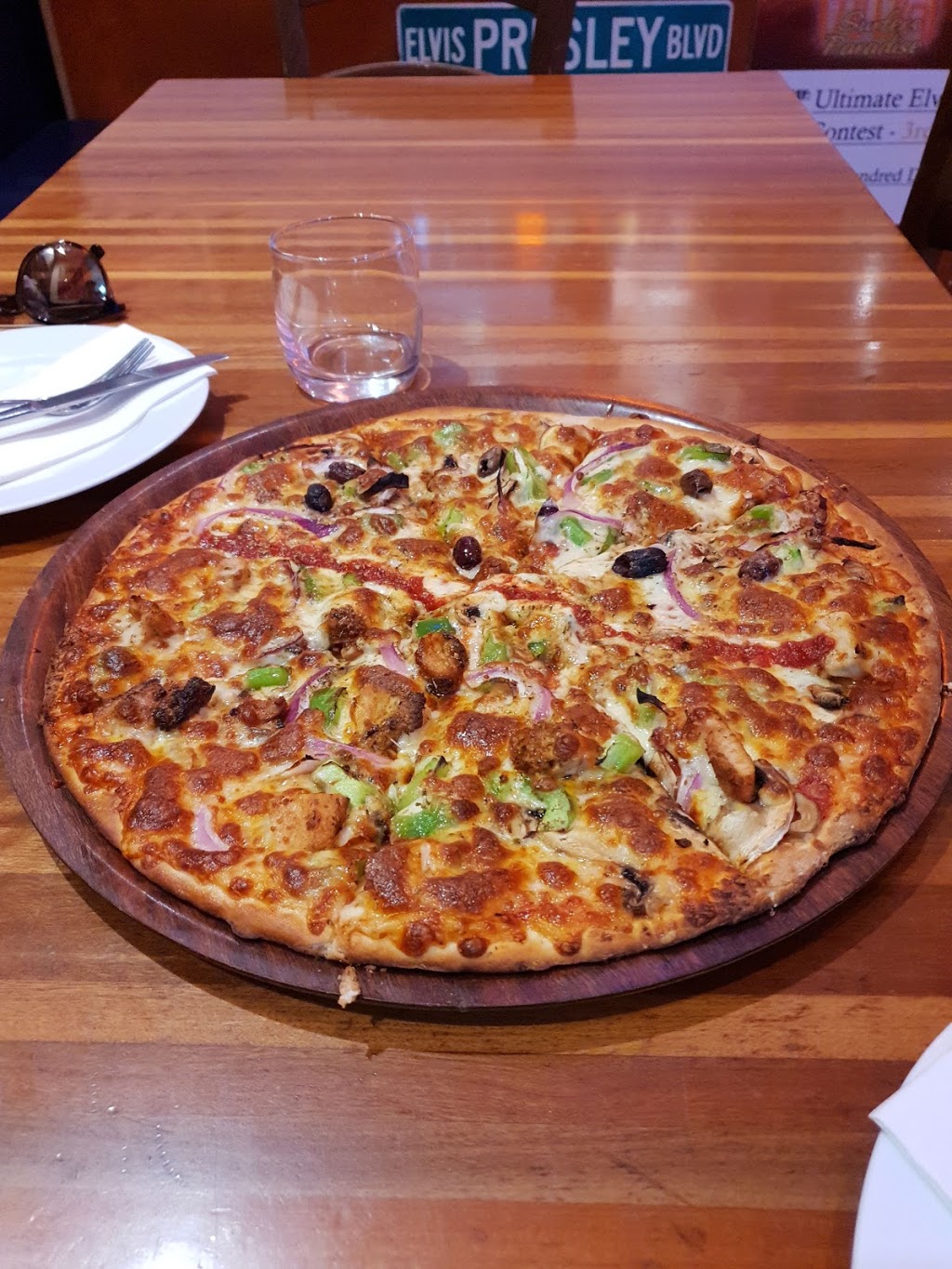 Elvis Pizza Italian Restaurant | 129 Bayswater Rd, Rushcutters Bay NSW 2010, Australia | Phone: (02) 9361 6574