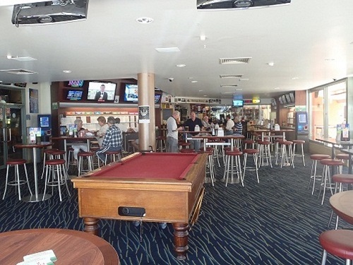 Anna Bay Tavern | restaurant | 124 Gan Gan Rd, Anna Bay NSW 2316, Australia | 0249821711 OR +61 2 4982 1711