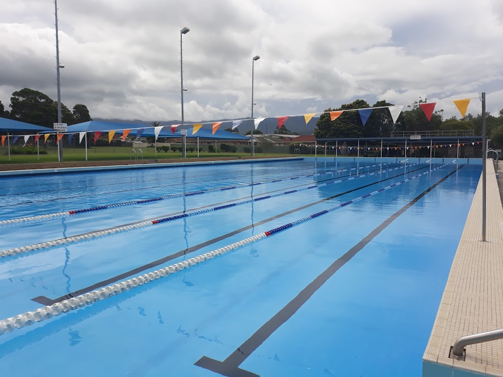 Albion Park Swimming Pool | 8-10 Russell St, Albion Park NSW 2527, Australia | Phone: (02) 4256 3744