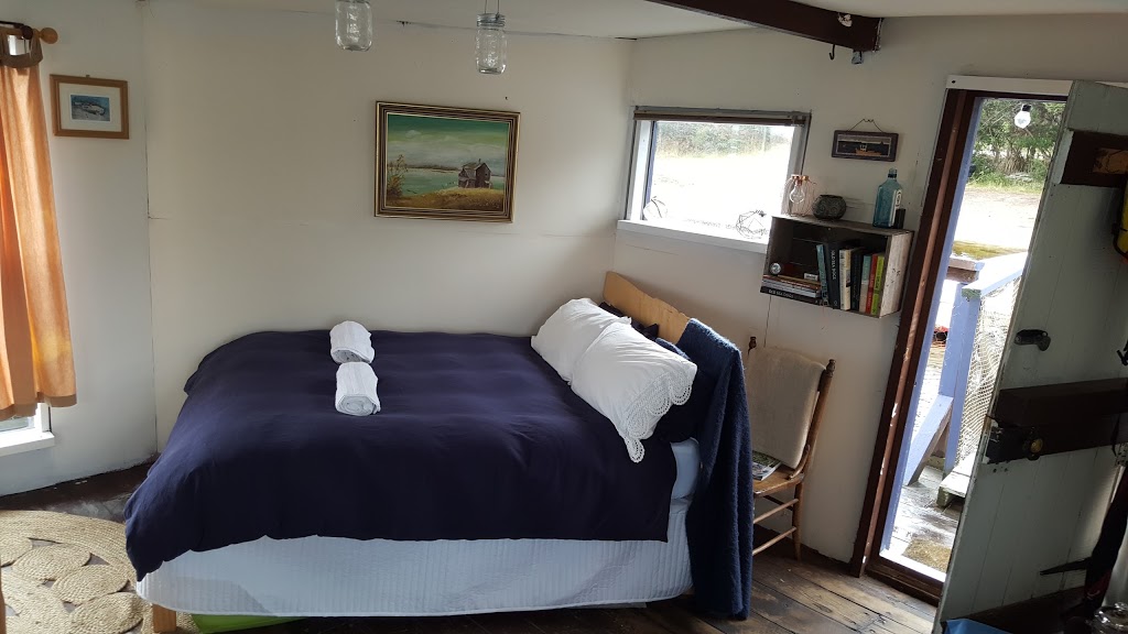 Strahan Houseboat | lodging | 1 Ocean Beach Rd, Strahan TAS 7468, Australia