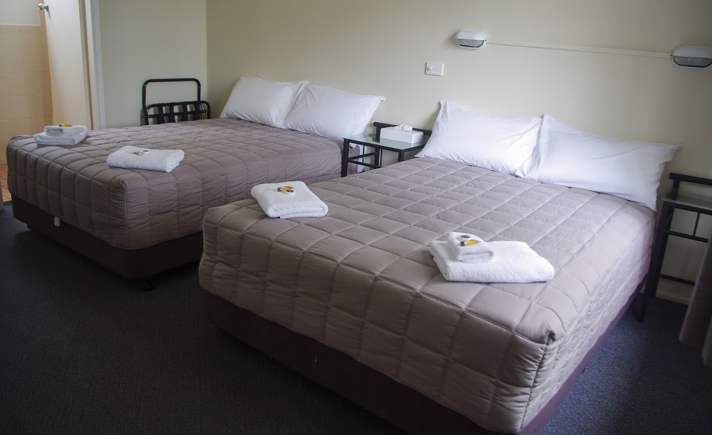 Fairway Lodge Motel | 385 Macleay Valley Way ( Old Pacific Highway), Kempsey NSW 2440, Australia | Phone: (02) 6562 7099