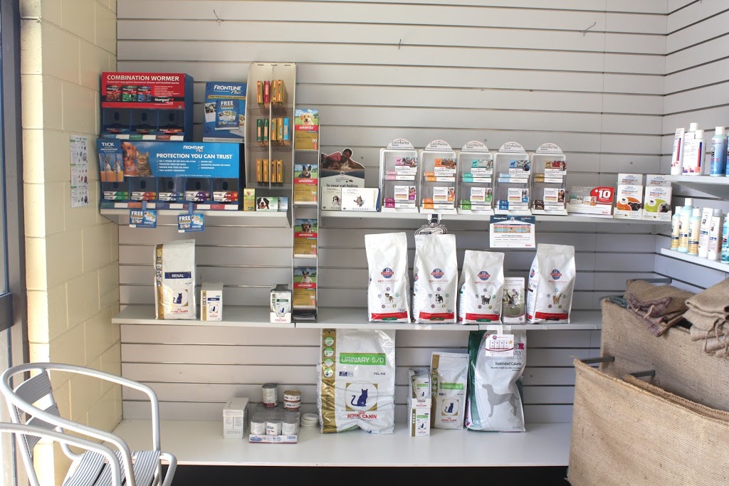 4 Paws Veterinarians - Upper Ross | veterinary care | 975 Riverway Dr, Condon QLD 4815, Australia | 0747232055 OR +61 7 4723 2055
