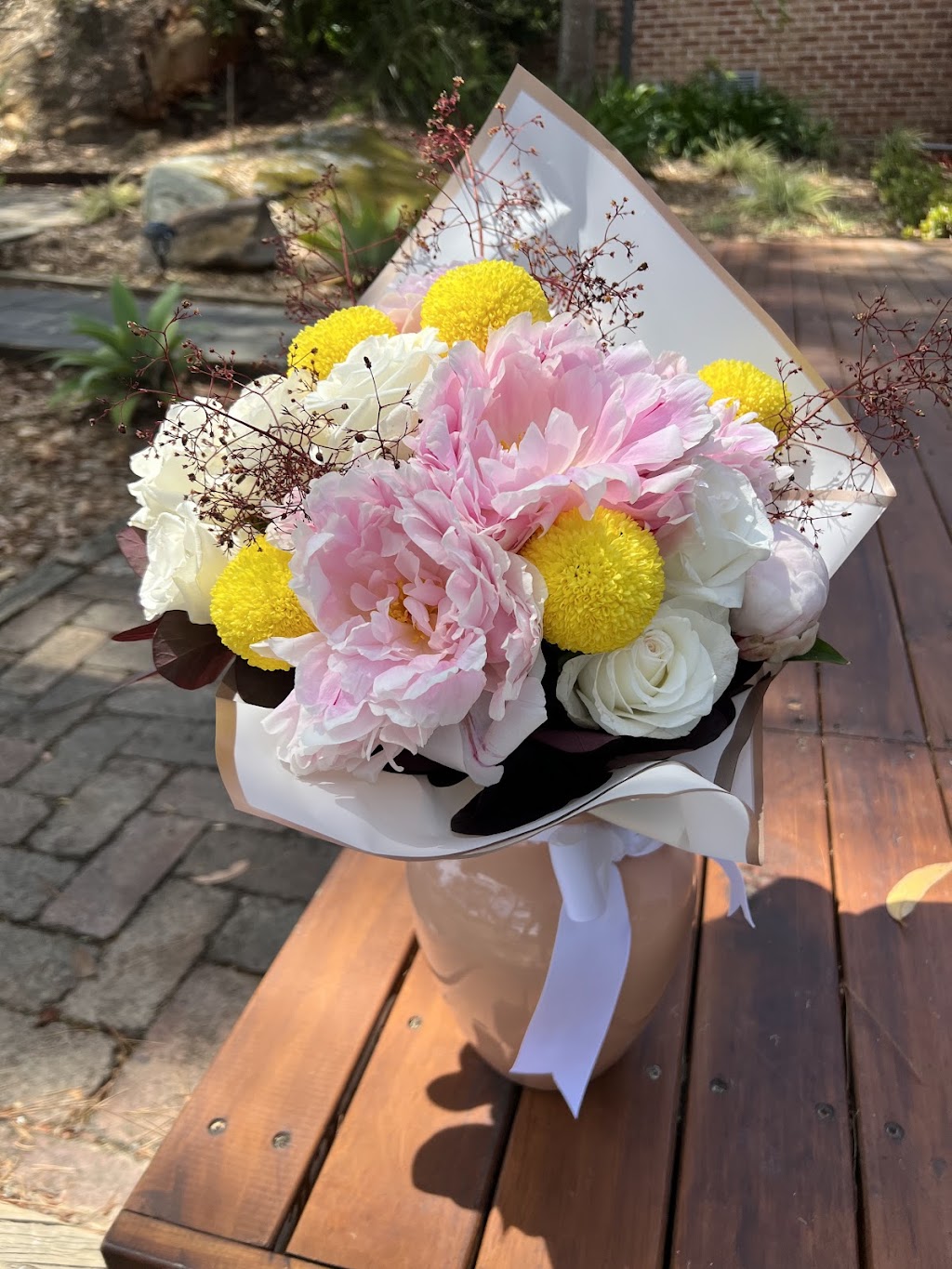 Leylisflowers | 182 Fox Valley Rd, Wahroonga NSW 2076, Australia | Phone: 0403 575 703