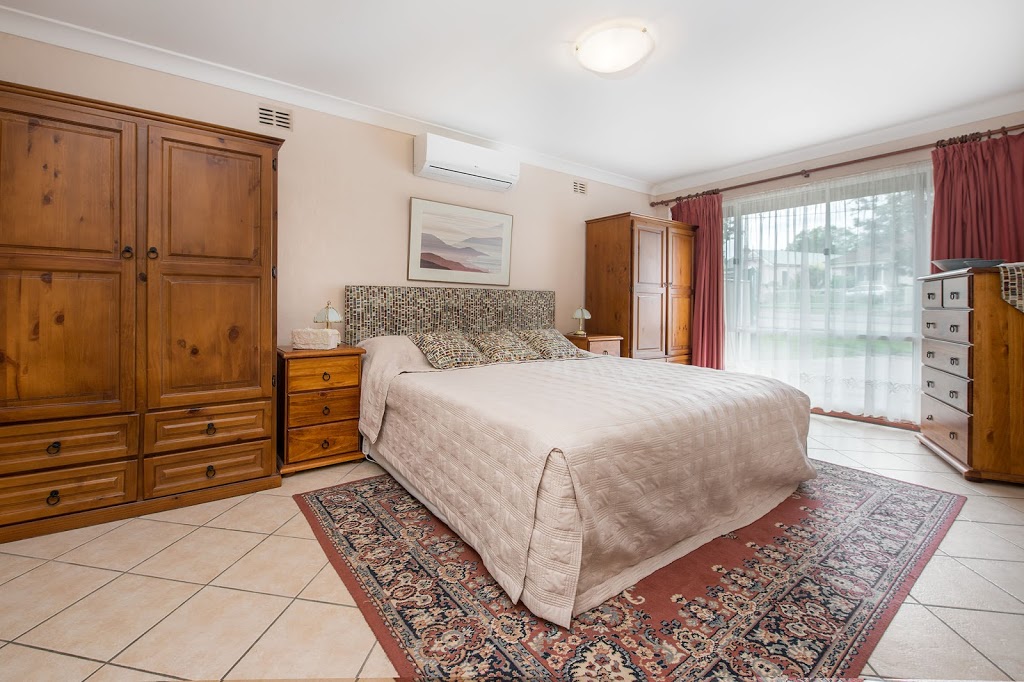 Hathaway Bed & Breakfast | 50 Sturgeon St, Raymond Terrace NSW 2324, Australia | Phone: (02) 4987 2404