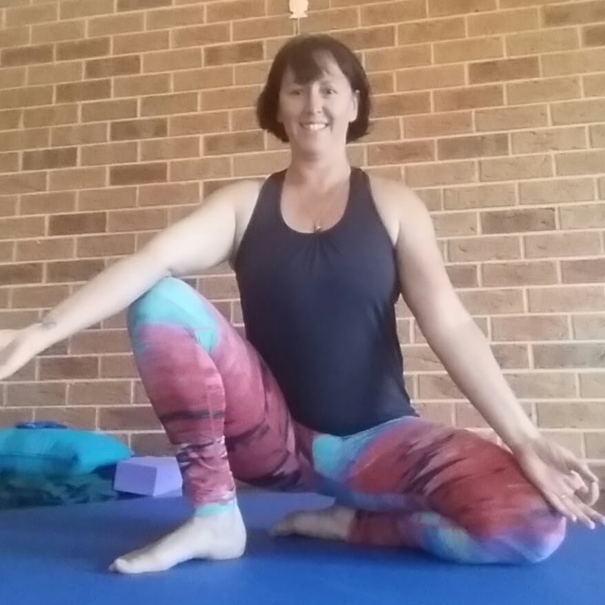 Aisha Flow Yoga | gym | 88 Finlay Rd, Thurgoona NSW 2640, Australia | 0409240574 OR +61 409 240 574