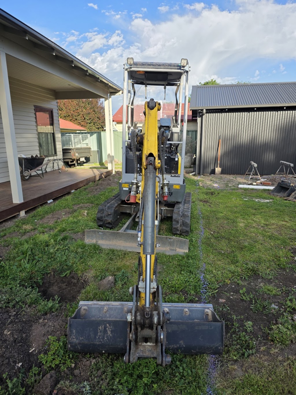dry-hire.com.au | 2 Mollison St, Kyneton VIC 3444, Australia | Phone: 0407 697 603
