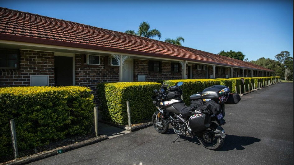 Lakeside Lodge Motel | 100 Bruxner Hwy, South Lismore NSW 2480, Australia | Phone: (02) 6621 7376