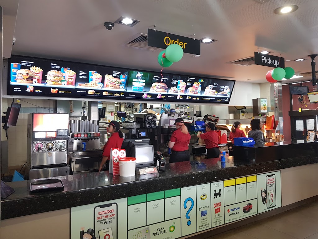 McDonalds Mackay North | meal takeaway | 1 Kay Ct, Mackay North QLD 4740, Australia | 0749423999 OR +61 7 4942 3999