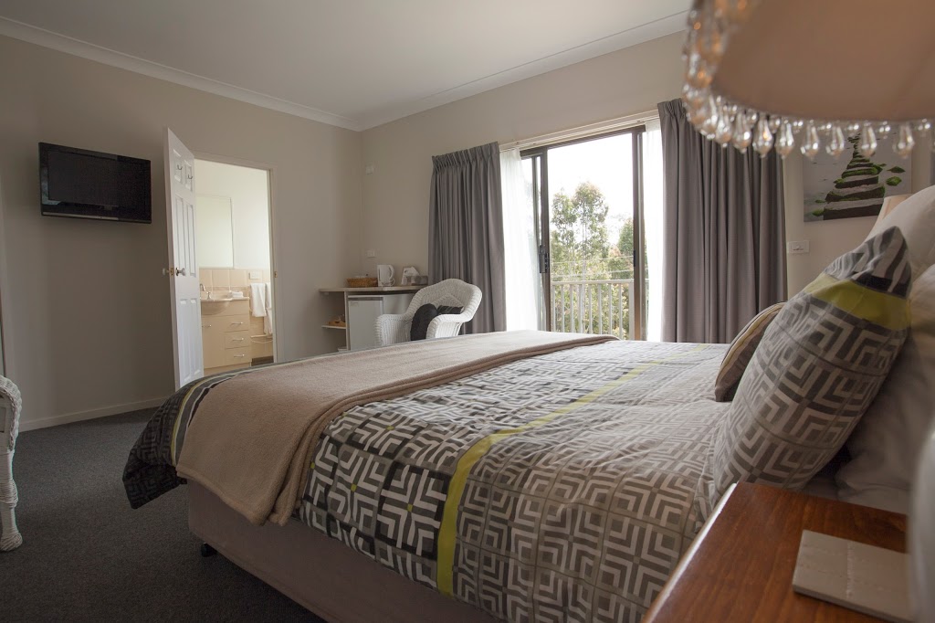 Batemans Bay Manor Bed and Breakfast | 22 Cors Parade, North Batemans Bay NSW 2536, Australia | Phone: (02) 4472 7627