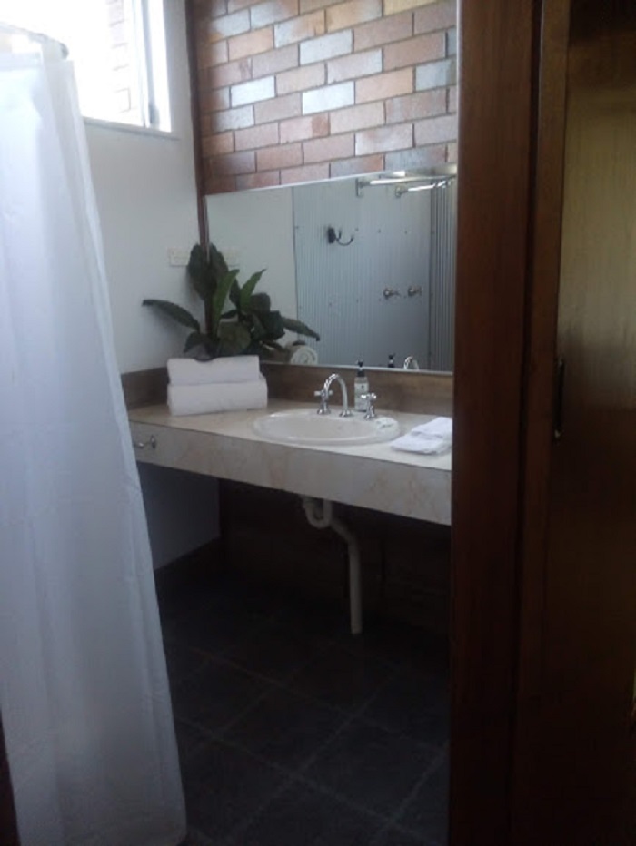 Twinkle Trees Cottage | 2/245 Falconer St, South Guyra NSW 2365, Australia | Phone: (02) 6779 1241