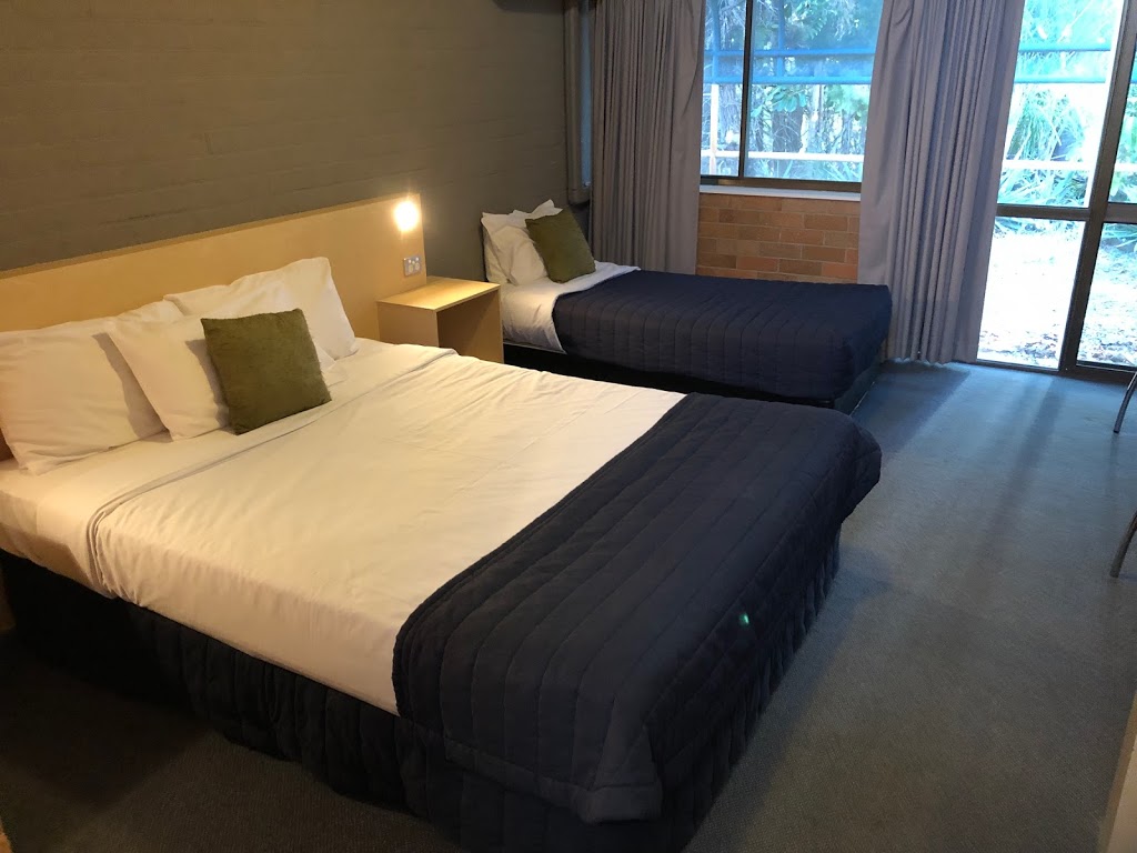 Bribie Island Hotel | 29 Sylvan Beach Esplanade, Bellara QLD 4507, Australia | Phone: (07) 3408 7477