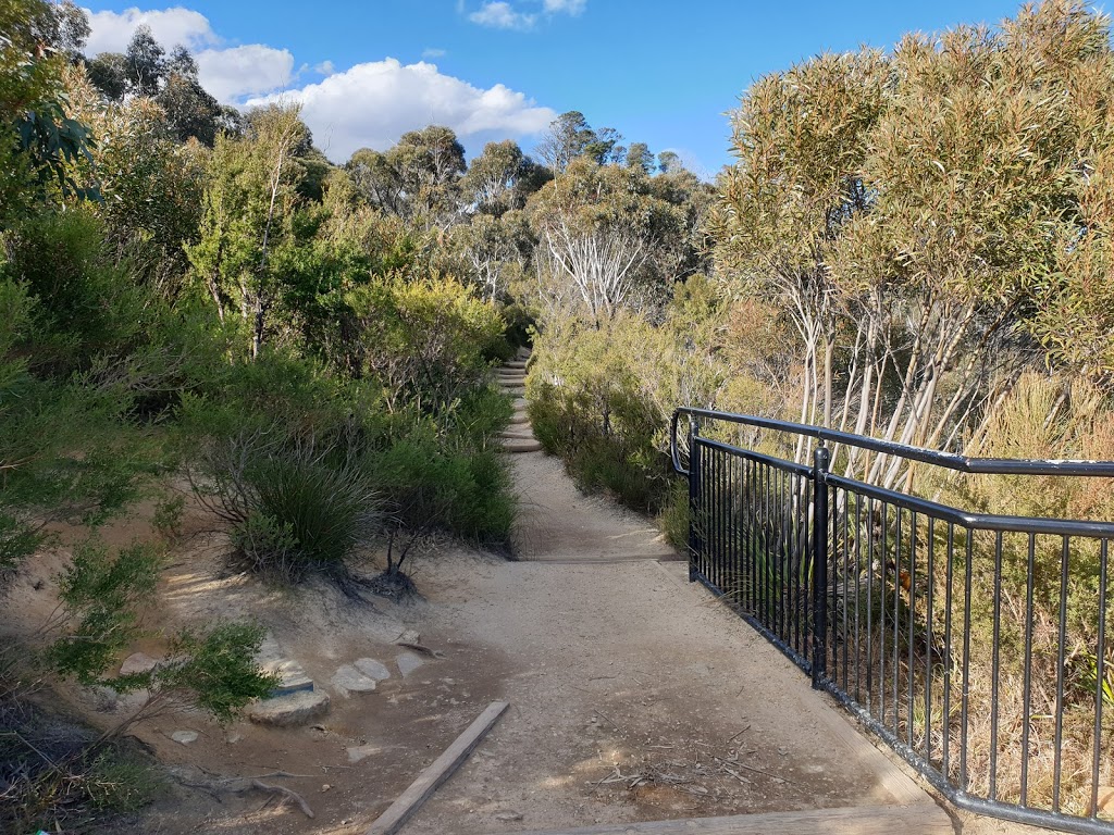 Prince Henry Cliff walk | tourist attraction | Prince Henry Cliff Walk, Katoomba NSW 2780, Australia | 0247878877 OR +61 2 4787 8877