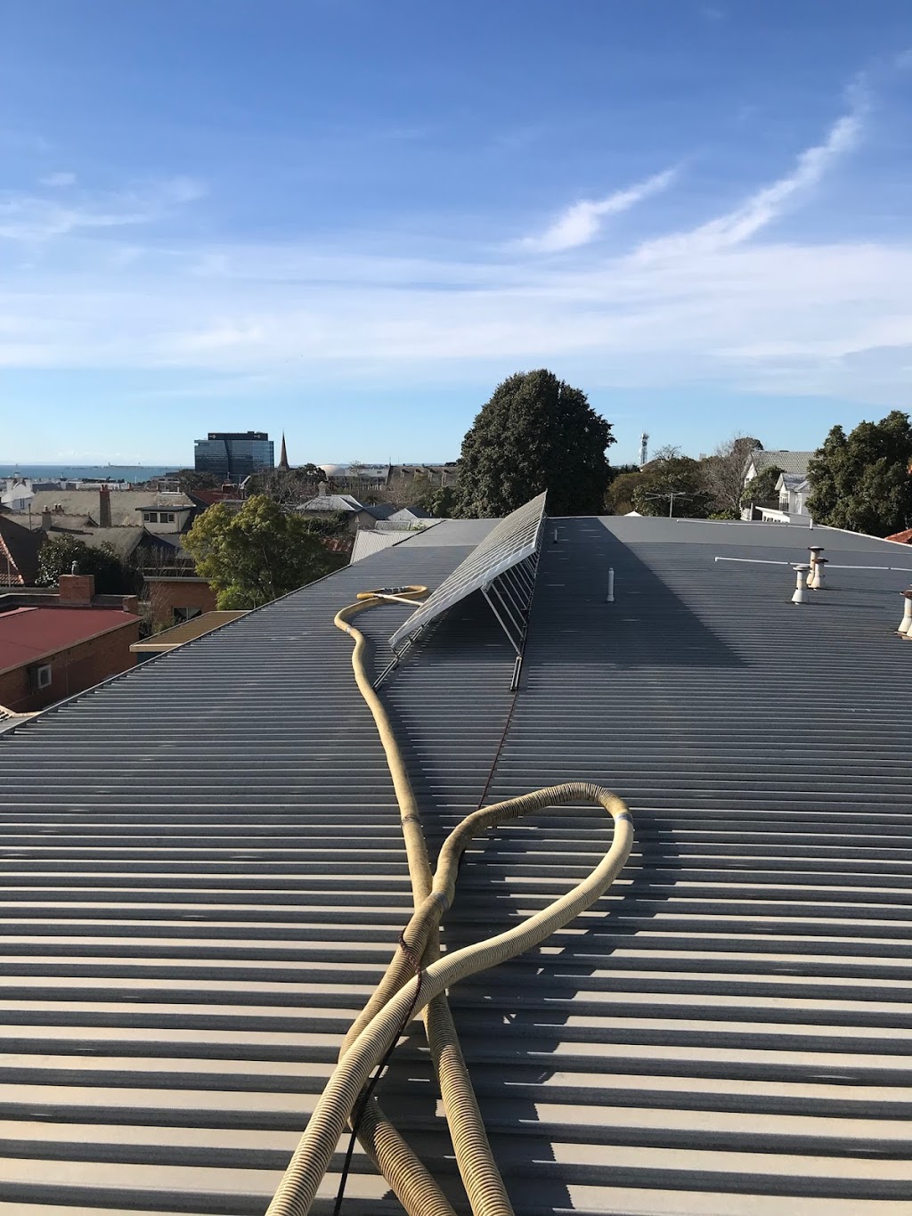 Geelong Spout Cleaning Service | 21A Kestrel Cres, Mount Duneed VIC 3217, Australia | Phone: 0418 138 882