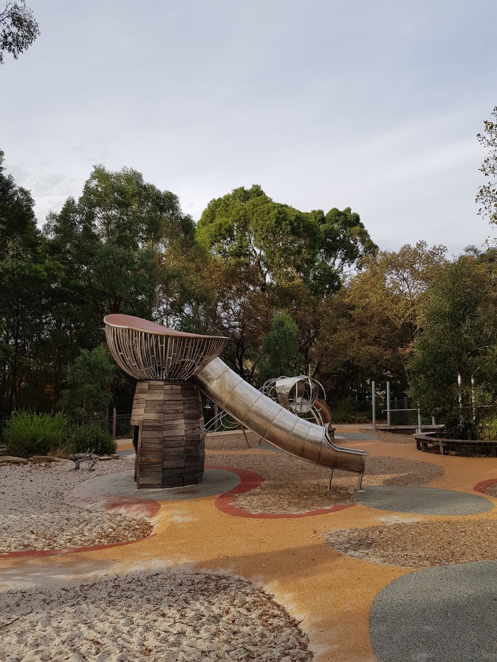 Wally Tew Reserve | park | 6 Lyndale Ct, Ferntree Gully VIC 3156, Australia | 0392988000 OR +61 3 9298 8000