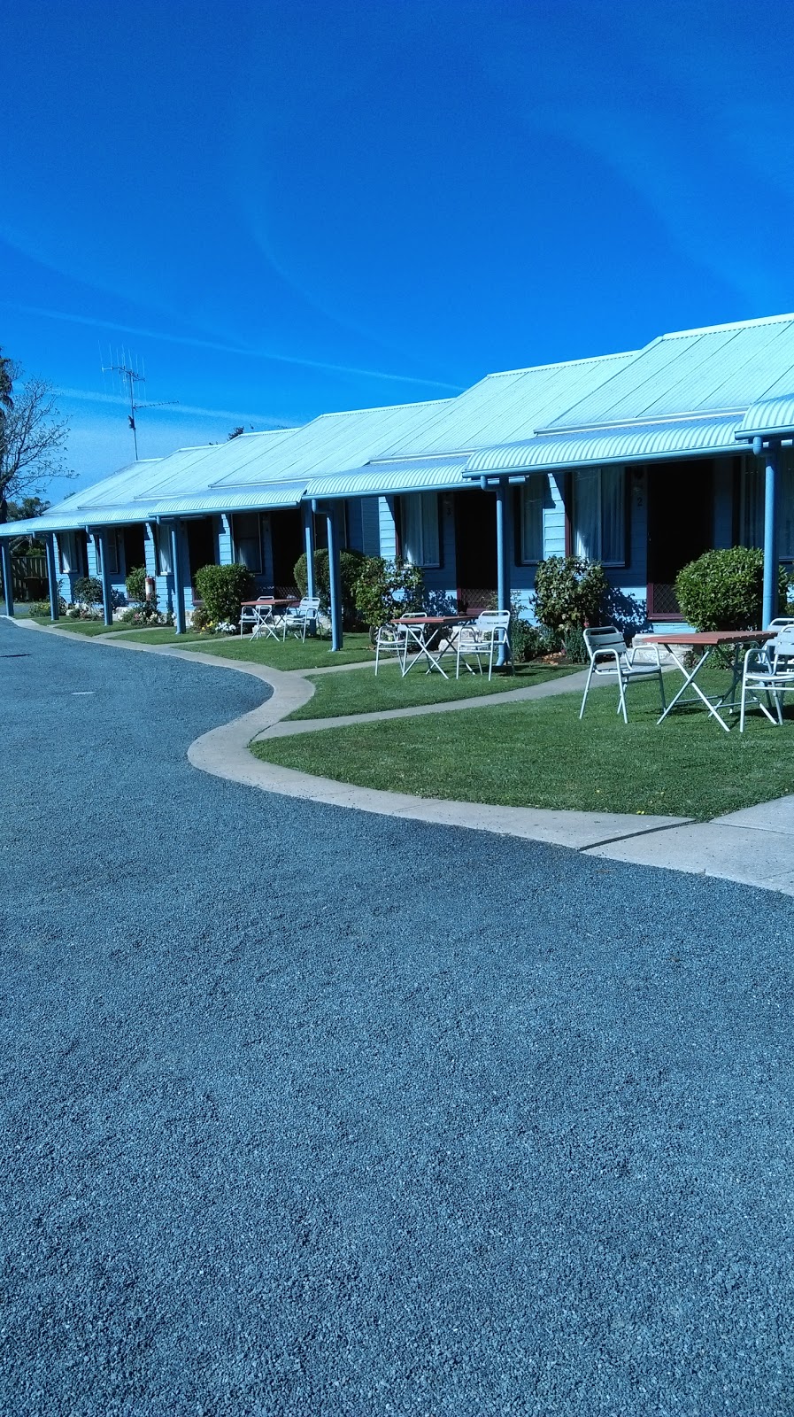 Canberra Avenue Villas | lodging | 43 Canberra Ave, Queanbeyan NSW 2620, Australia | 0262971288 OR +61 2 6297 1288
