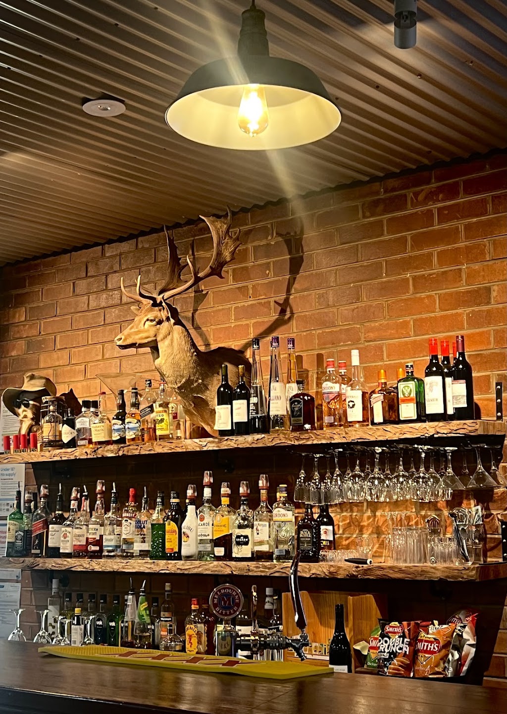 The Wallenjoe Hotel | 67/69 Midland Hwy, Stanhope VIC 3623, Australia | Phone: (03) 5857 2293