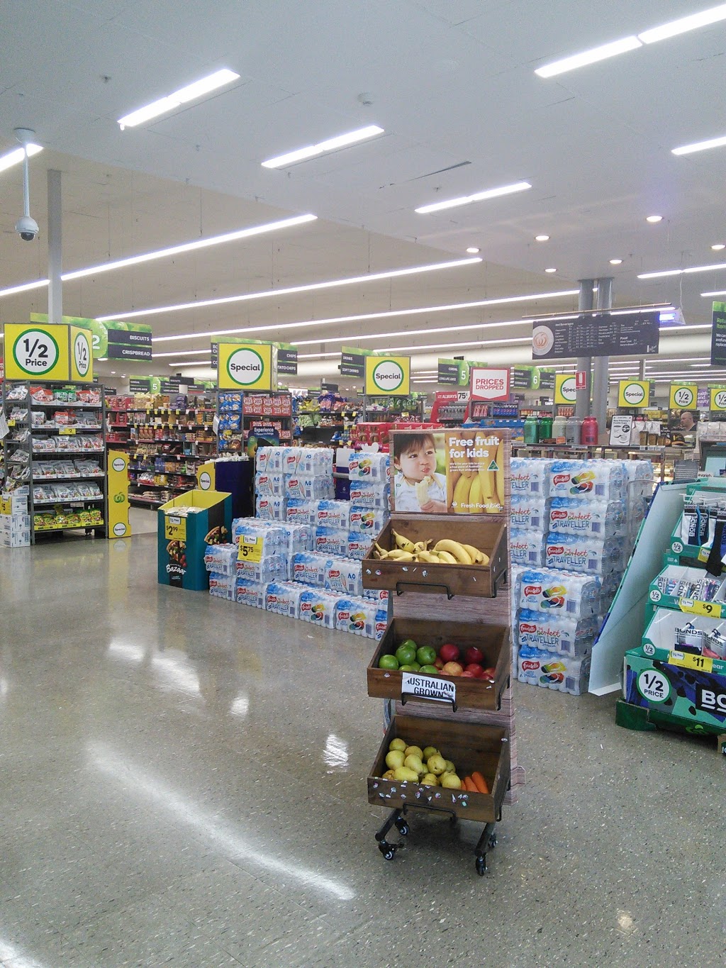 Woolworths Camden | supermarket | 35 Oxley St, Camden NSW 2570, Australia | 0246514400 OR +61 2 4651 4400