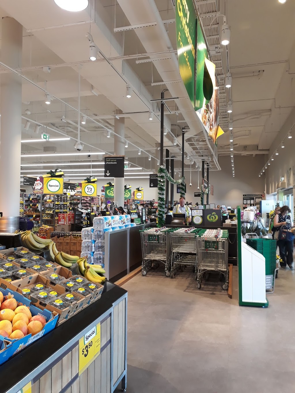 Woolworths | supermarket | Flemington Rd & Nullarbour Ave, Franklin ACT 2914, Australia | 0261329305 OR +61 2 6132 9305