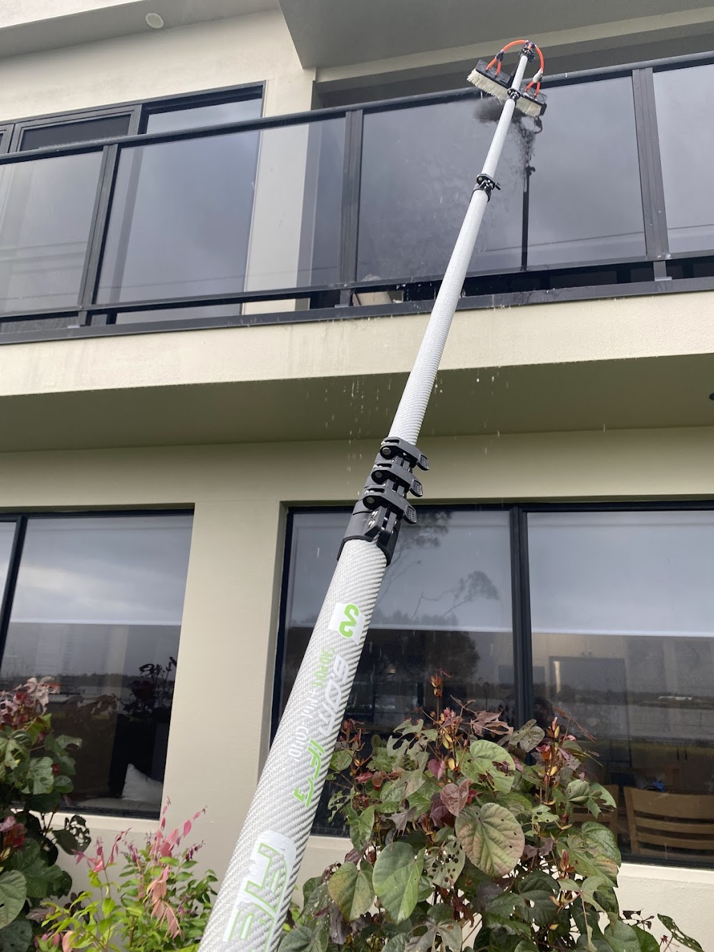 Crystal Clear Window & Solar Cleaning | 13 Howard St, Wallabi Point NSW 2430, Australia | Phone: 0429 627 976