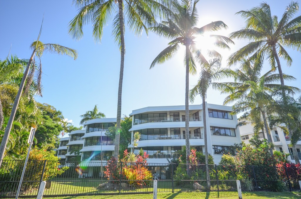 Roydon Beachfront Apartments | lodging | 83-87 Vasey Esplanade, Trinity Beach QLD 4879, Australia | 0740576512 OR +61 7 4057 6512