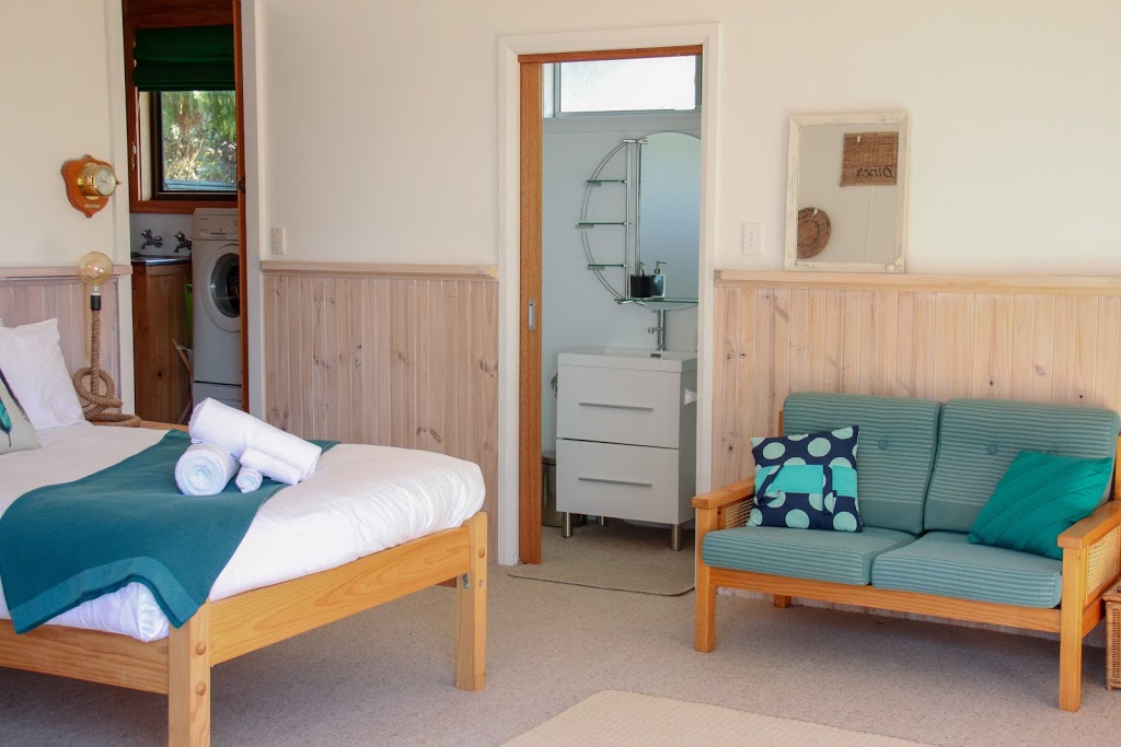 Robins Nest | lodging | 1 Felmingham St, Binalong Bay TAS 7216, Australia | 0407808738 OR +61 407 808 738