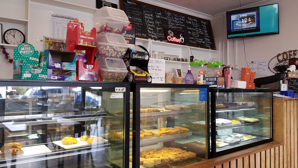 124 Deli And Restaurant & Bakrey | store | 124 Albany Hwy, Kojonup WA 6395, Australia | 0898310193 OR +61 8 9831 0193