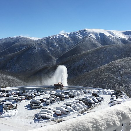 Albury Wodonga Snow Transfers | 54 Charles St, Wodonga VIC 3690, Australia | Phone: 0416 042 046