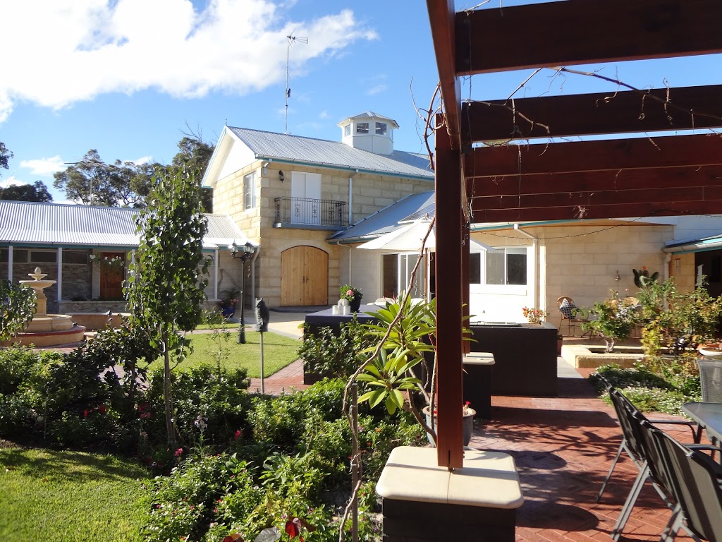 Studio 66 (Bed and Breakfast Country Retreat) | lodging | 66 Clifton Downs Rd, Lake Clifton WA 6211, Australia | 0413335807 OR +61 413 335 807