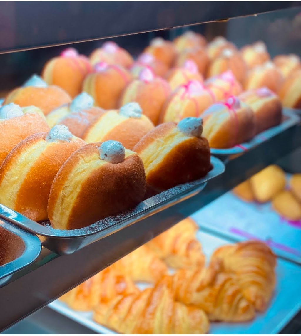 Pie & Dough Delight | 75 Churnwood Dr, Fletcher NSW 2287, Australia | Phone: 0406 106 725