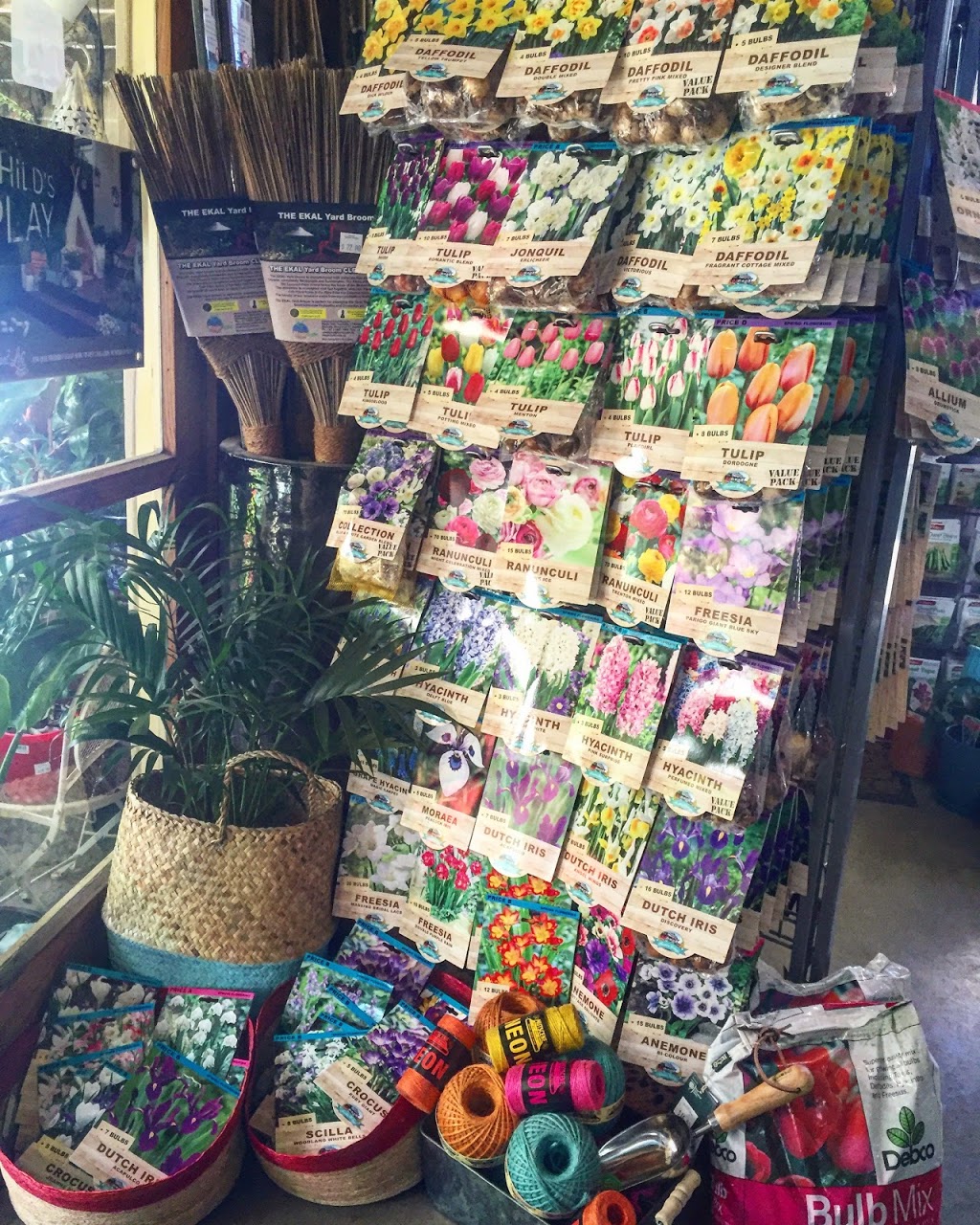 Crafers Garden Centre | store | 2 Piccadilly Rd, Crafers SA 5152, Australia | 0883395949 OR +61 8 8339 5949