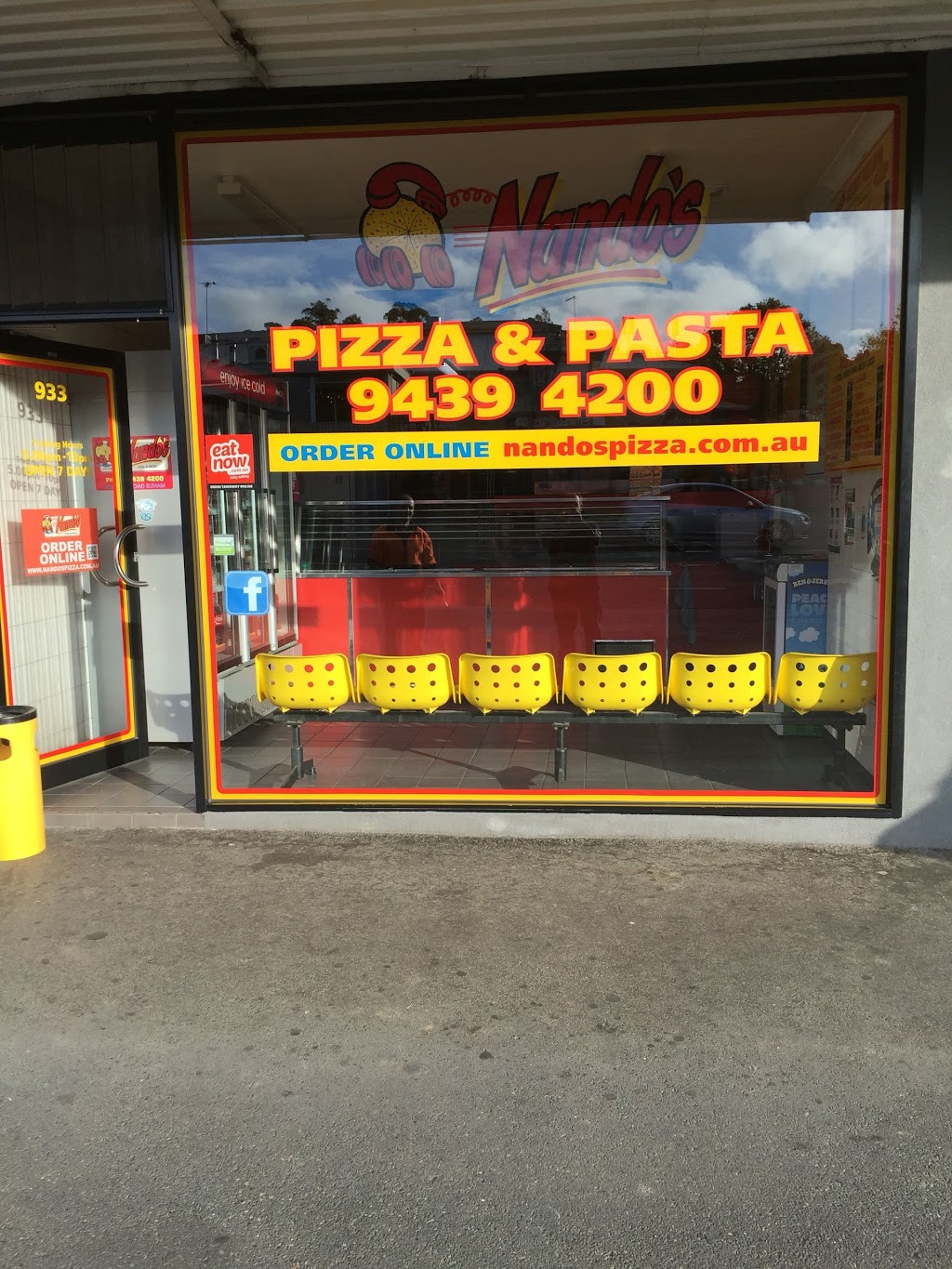 Nandos Pizza & Pasta | meal takeaway | 933 Main Rd, Eltham VIC 3095, Australia | 0394394200 OR +61 3 9439 4200
