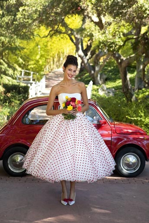 The Retro Celebrant | 96 Cary St, Toronto NSW 2283, Australia | Phone: 0400 564 892