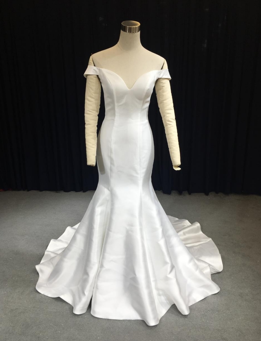 Josephines Bridals |  | 44 Hewitt St, Colyton NSW 2760, Australia | 0423663670 OR +61 423 663 670